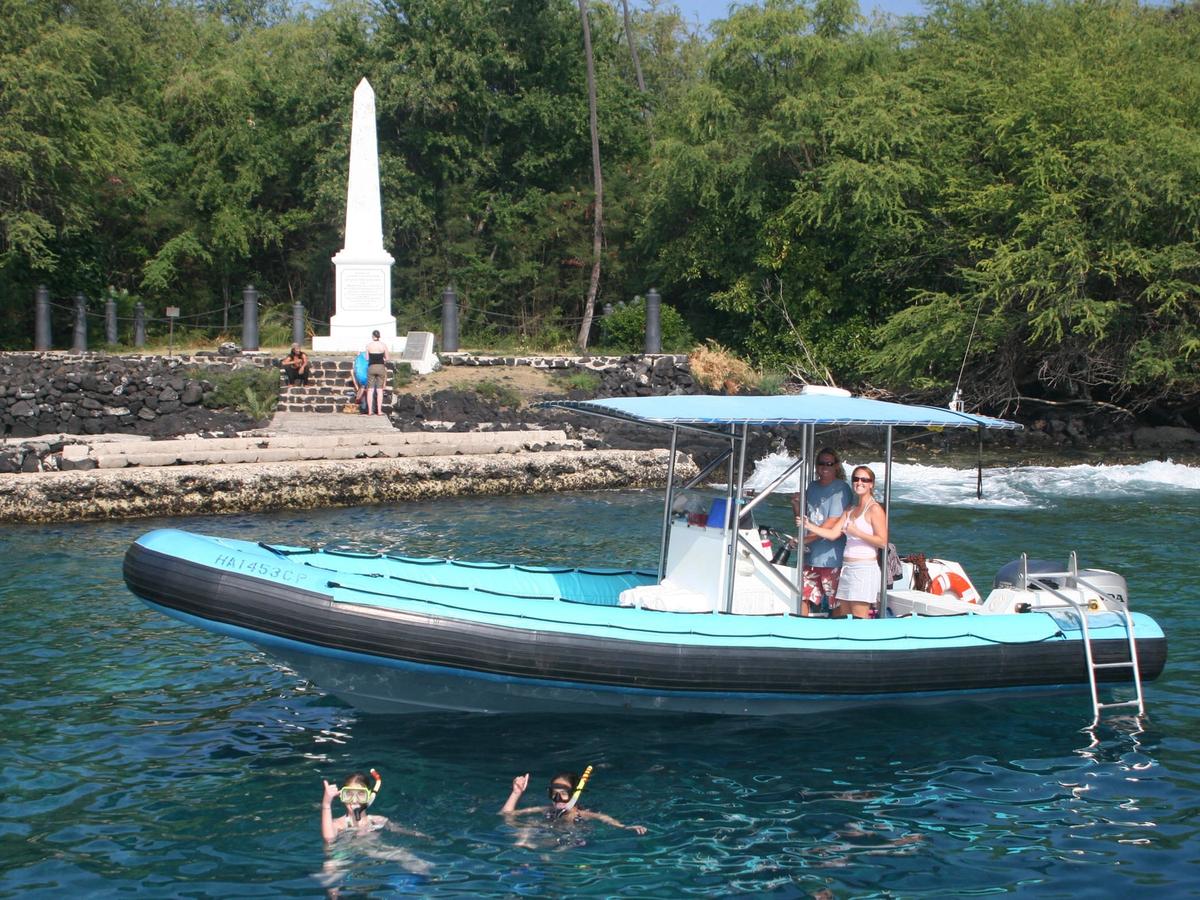 Crystal-clear waters at Kealakekua Bay make the perfect setting for a snorkel tour, with colorful reefs and playful dolphins nearby. Visitors can also spot the Captain Cook Monument onshore while enjoying the adventure.