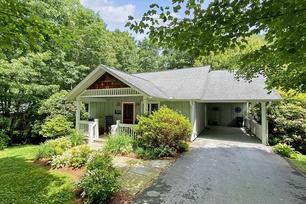 Highlands Haven at Heath Edwards in Highlands