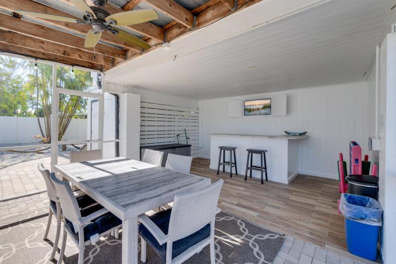 Beach Escape - Image 4