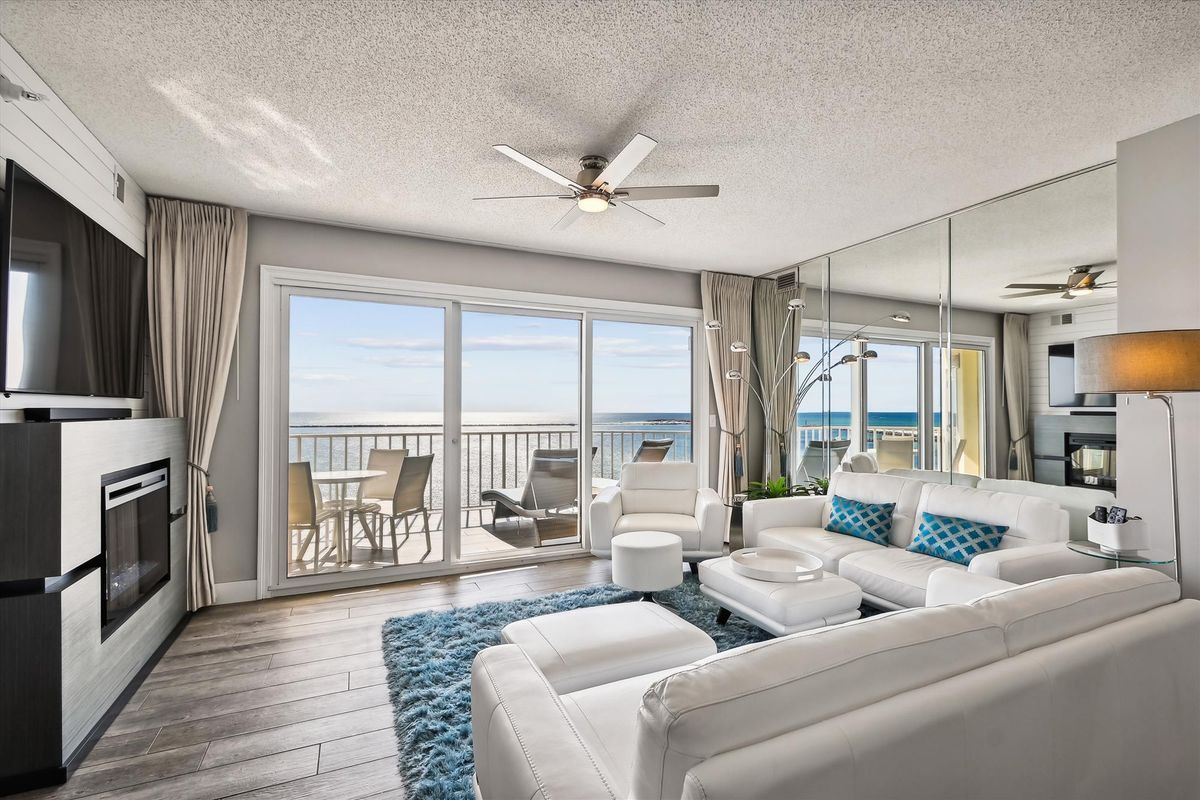 Living room with a view in a Destin vacation rental.