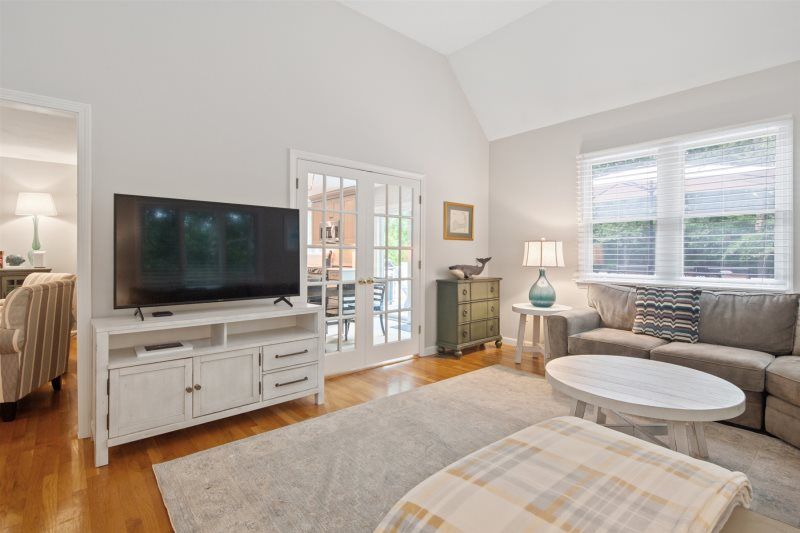 Hawk's Nest - Image 5