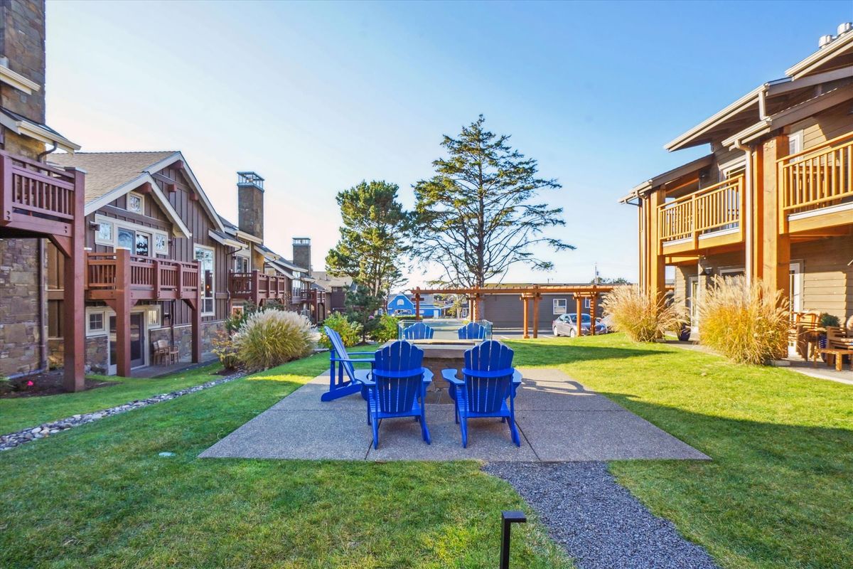 The Lodges D-2 - Cannon Beach Backyard 