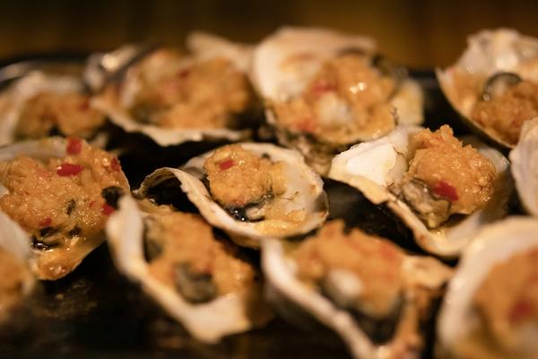 How to Host an Oyster Roast in Your Vacation Rental