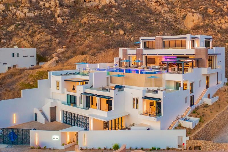Showstopping 11BR Vegas-Inspired Dream Home - Image 2