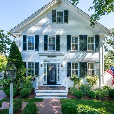 Exterior view of a Martha's Vineyard vacation rental.