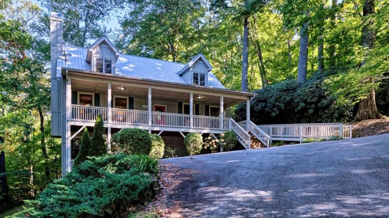 Lakeview Hideaway - Image 2