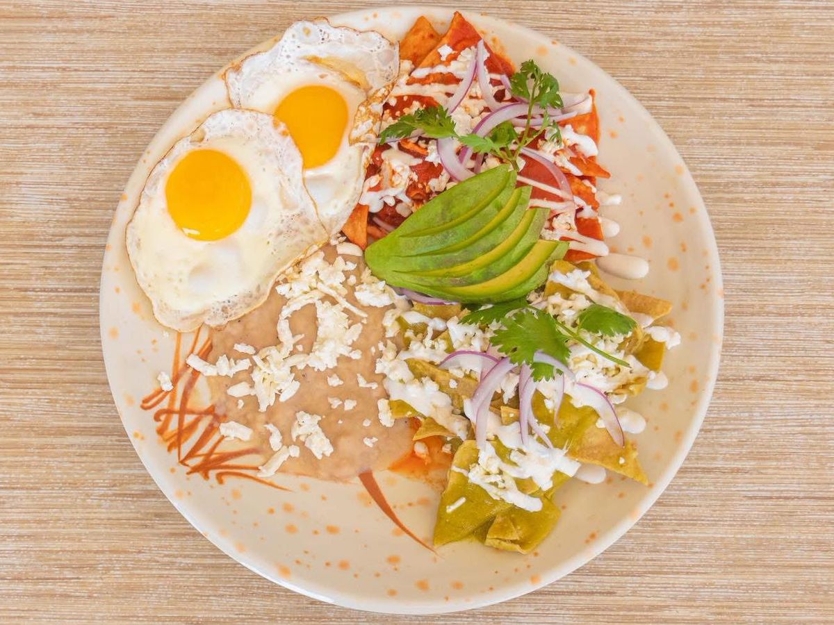 A local favorite, Tacos Gardenias serves authentic Mexican comfort food with fresh tortillas, flavorful meats, and classic toppings. It’s a casual spot where locals and visitors alike come together to enjoy real Baja flavors.