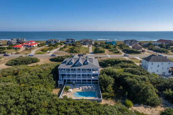 11 Amazing Outer Banks House Rentals with Private Pools