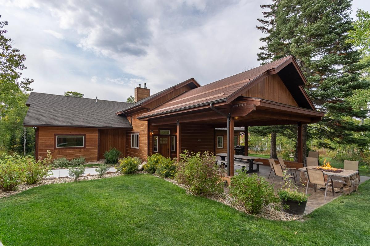 Exterior view of a West Yellowstone vacation rental.