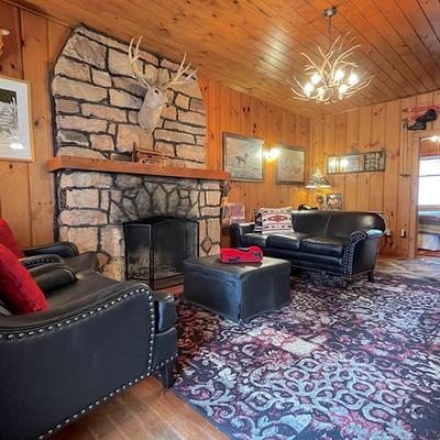 Living room with seating in Molesworth House.