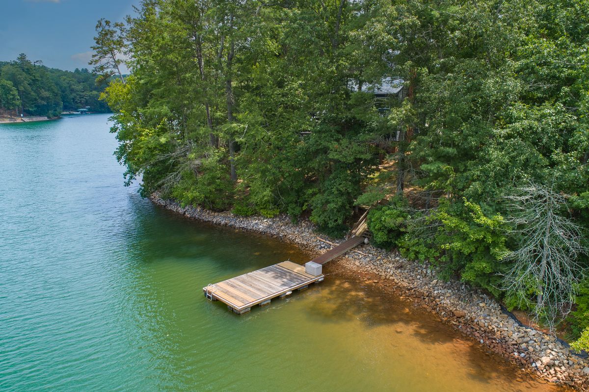 Exterior view of a vacation rental in Blairsville, GA.