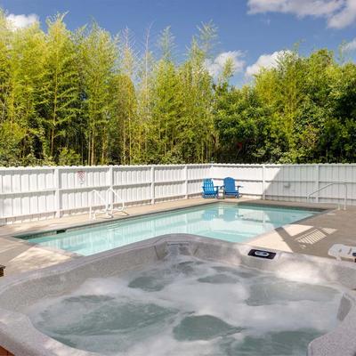 Hot tub