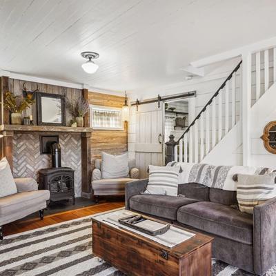 Larch St Cottage - Cannon Beach Rental Living Room