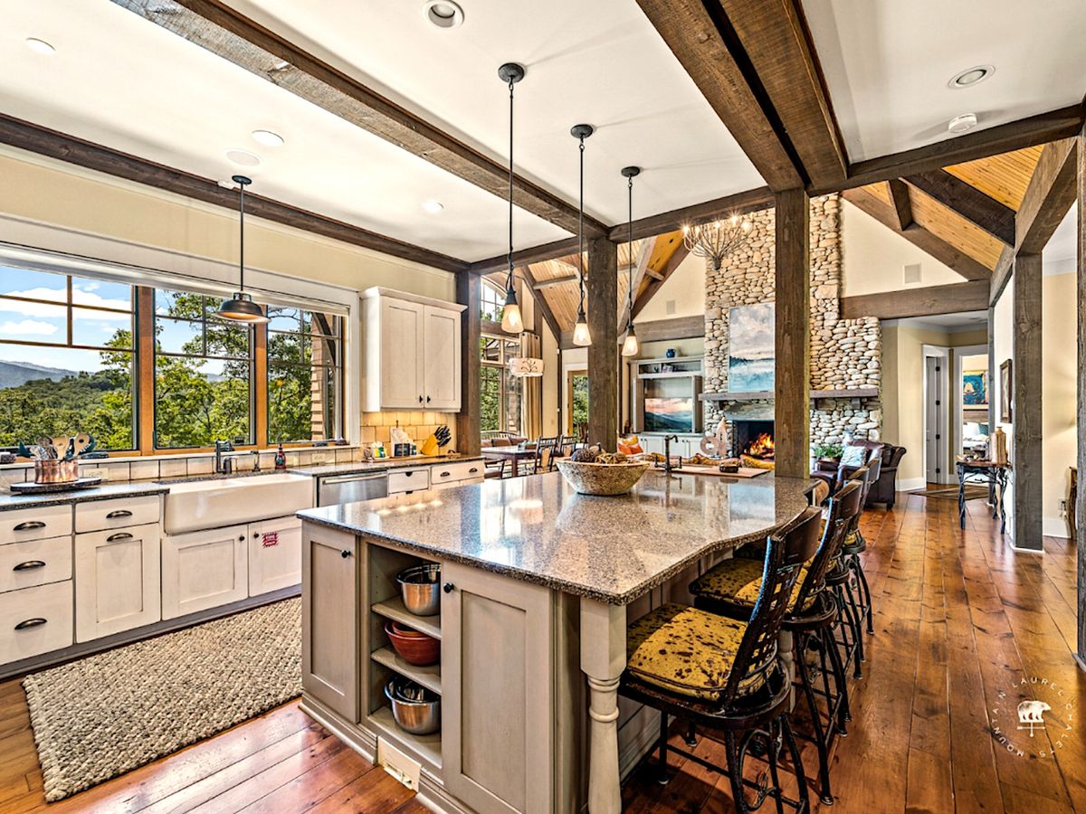 Gourmet Kitchen in Luxury Gatlinburg Cabin Rental