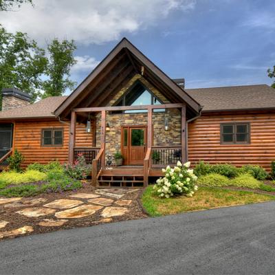 Exterior view of a cabin in Blue Ridge.