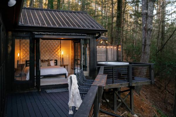 Explore Georgia Cabins + Rentals