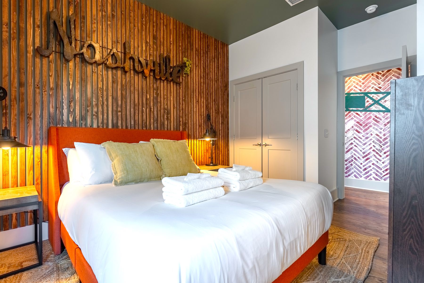 Luxury Nashville Vacation Rental With A Broadway Blvd Theme