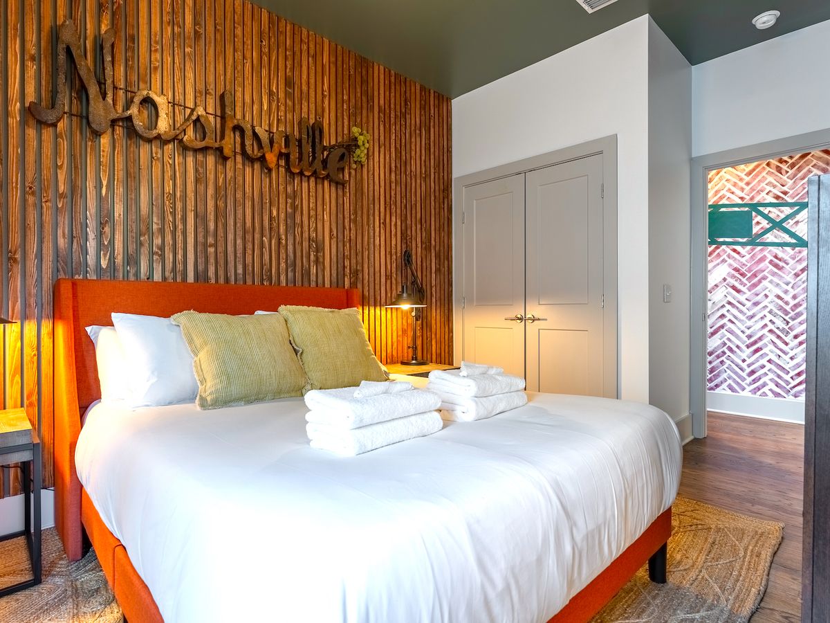 Luxury Nashville Vacation Rental With A Broadway Blvd Theme