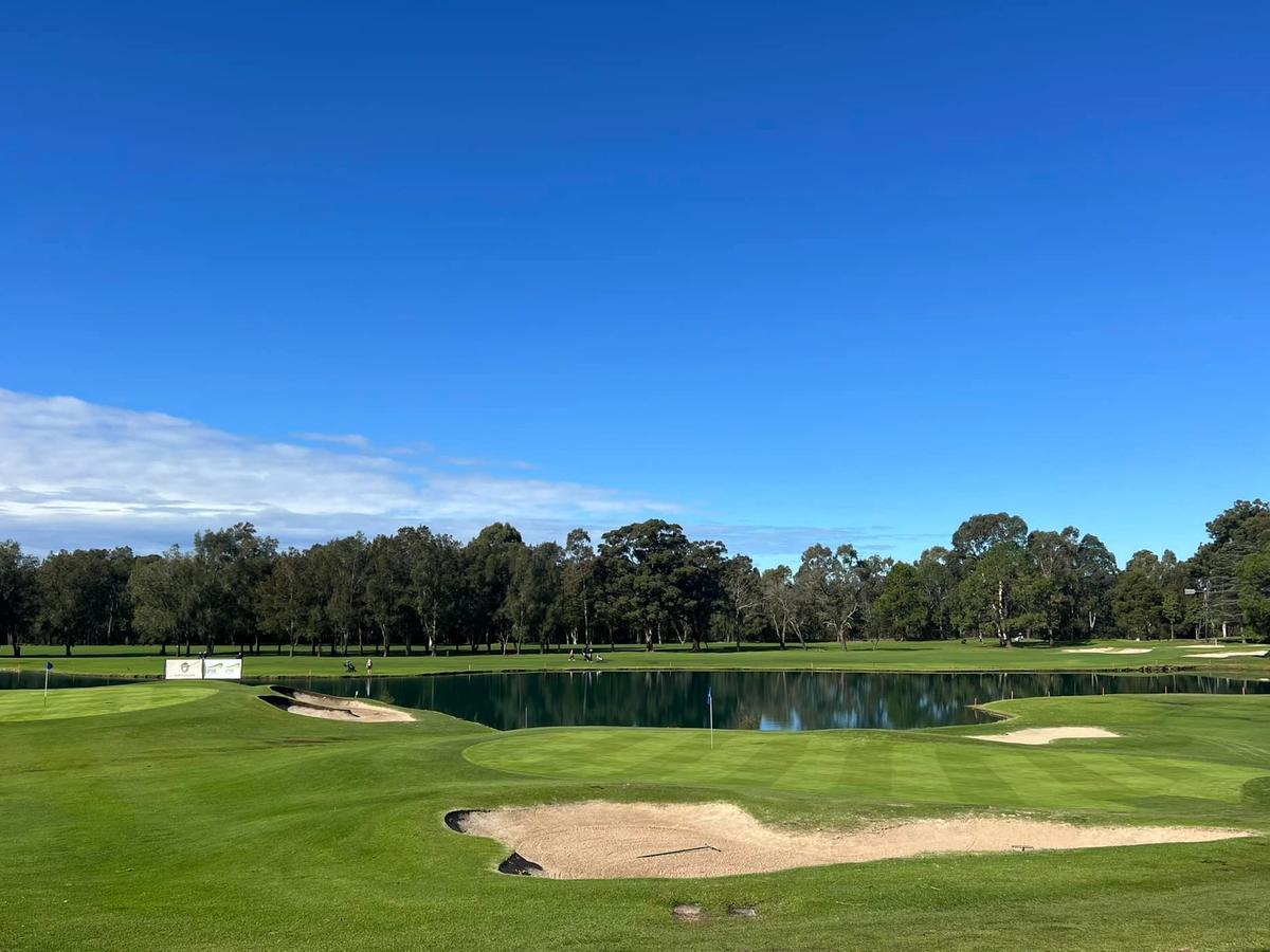 Oak Point golf course offers smooth greens surrounded by coastal trees and open skies. The course blends natural Lowcountry scenery with well-designed holes for an enjoyable round.