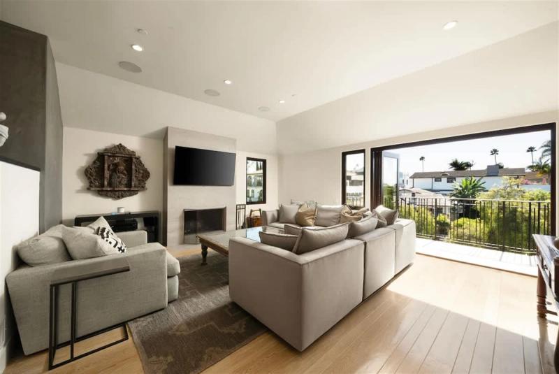 2204 Waterfront - Image 3