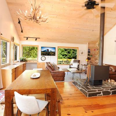 Open living space in a West Yellowstone vacation rental.