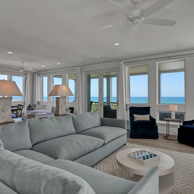 Living room with ocean views in Station 6.
