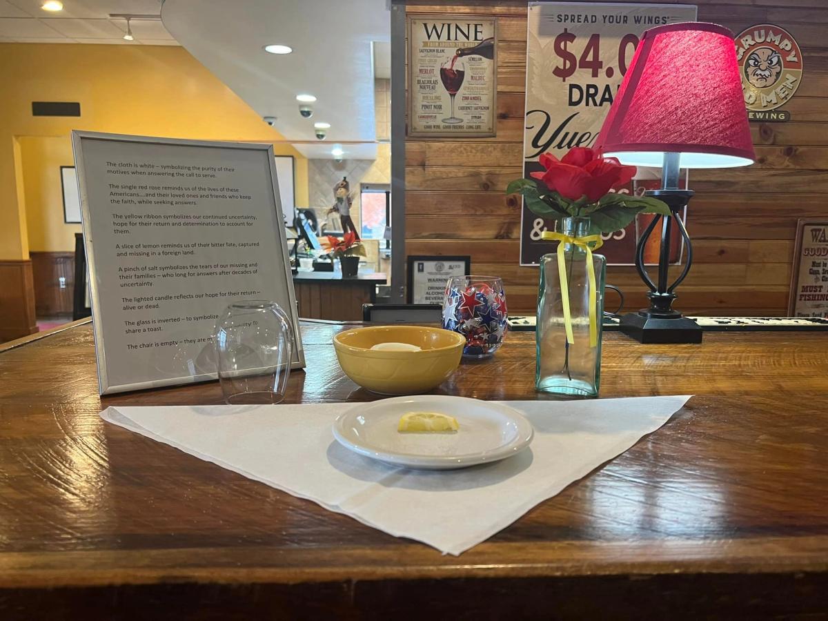 A table display inside Blue Jeans Pizza in Blue Ridge shows a simple, welcoming setup with local charm. This casual restaurant is known for its laid-back vibe and comfort food, making it a favorite stop after exploring downtown.