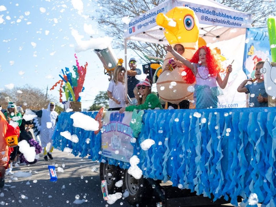 The Destin Christmas Parade fills the streets with festive floats, holiday music, and families cheering along the route. Kids wave as colorful characters and performers pass by, making it one of the most exciting holiday events in Destin, Florida.