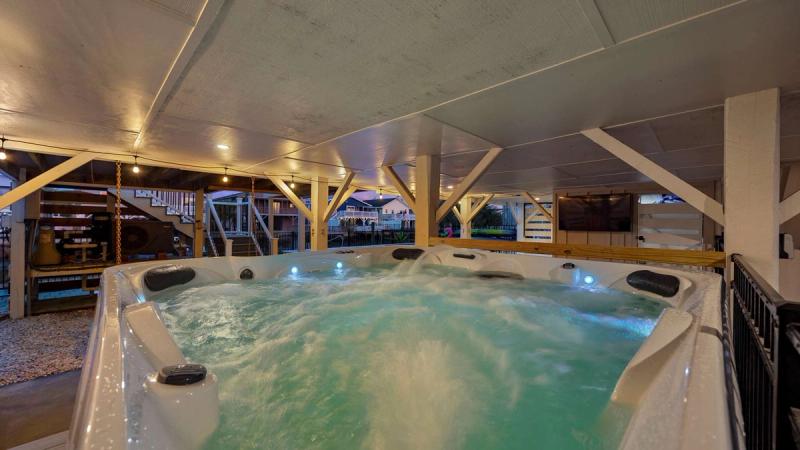 Beach Days & Fairways - Image 2