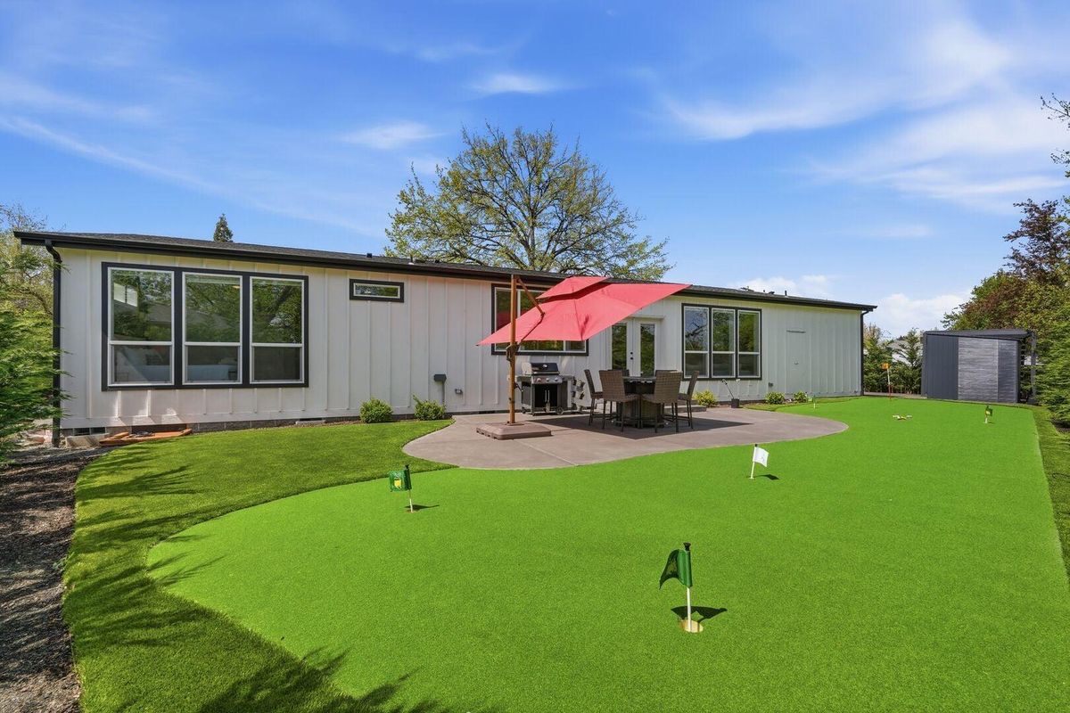 Cypress Greens in Willamette Valley