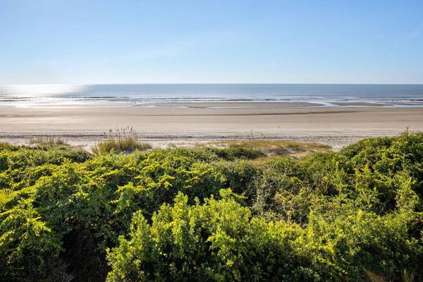 6 Kiawah Island Vacation Rentals That Serve Up Swoony Ocean Scenery—and Big-Time Luxury