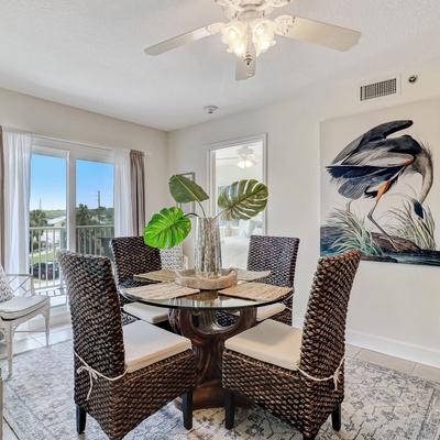 Dining Area In Luxury Amelia Island Condo Rental