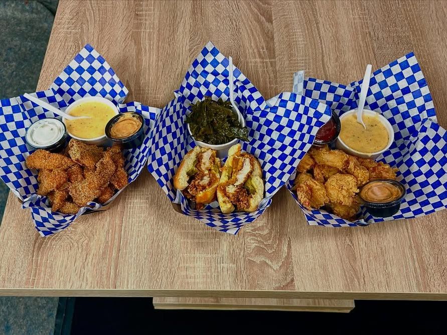 Southern-style comfort with baskets of fried catfish bites, crispy shrimp, chicken sandwiches, and dipping sauces. A fun and filling pick for foodies on the go.