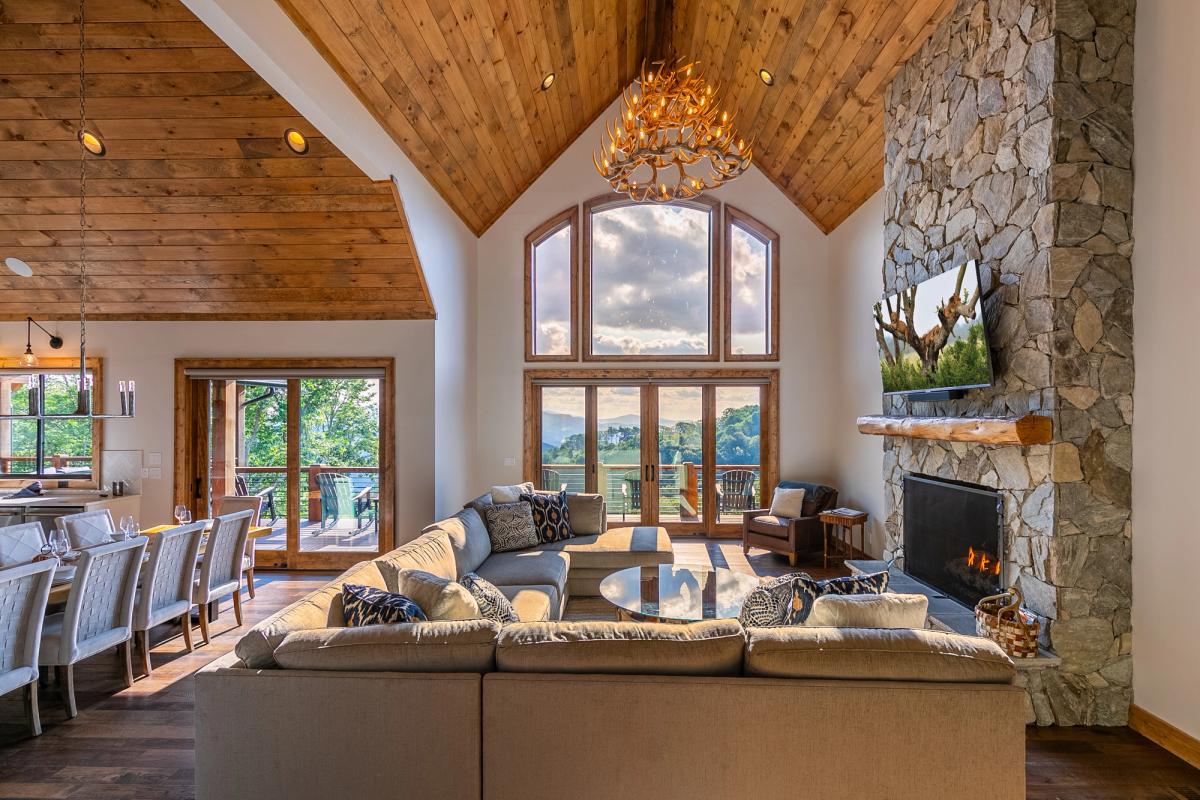 Open living space in Up and Away at Eagles Nest.