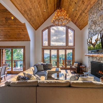 Open living space in Up and Away at Eagles Nest.