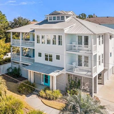 Exterior of a Tybee Island vacation rental.