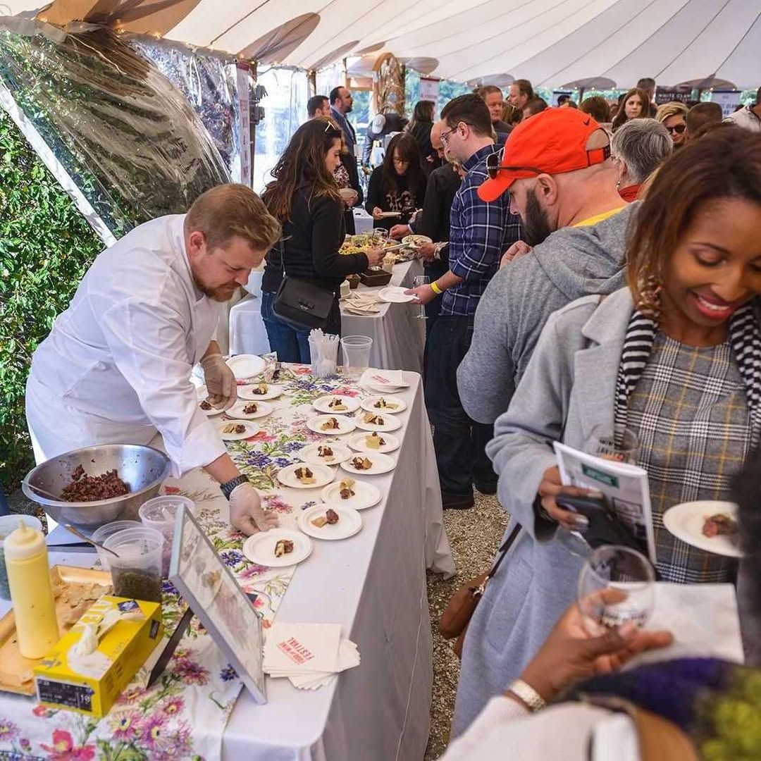 Chefs and food lovers gather under a white tent to enjoy gourmet tastings at the Martha’s Vineyard Food & Wine Festival. The vibrant energy, plated bites, and island-grown ingredients make it a must for every food enthusiast.