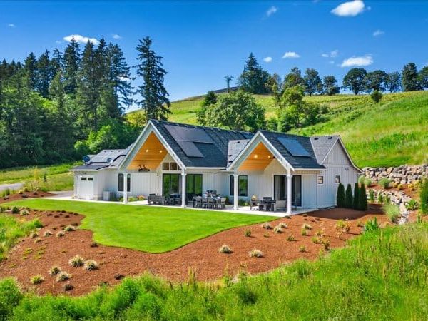 This hilltop retreat offers sweeping views of vineyards and farmland in every direction. Tucked in wine country, it’s the perfect base for sipping local Pinot and watching sunsets from the back patio.