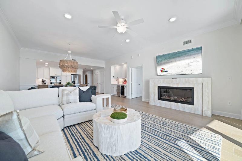 Phoenix Gulf Shores II 1802 - Image 2