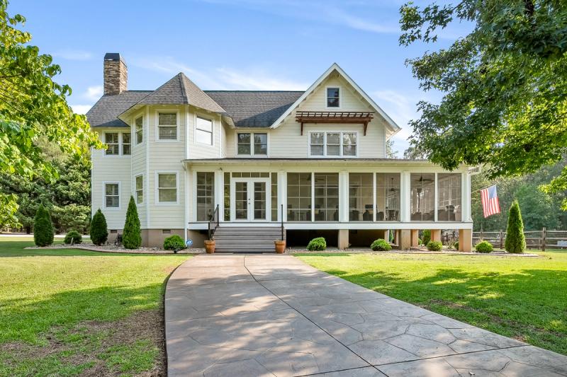 Brookbend Estate - Image 1