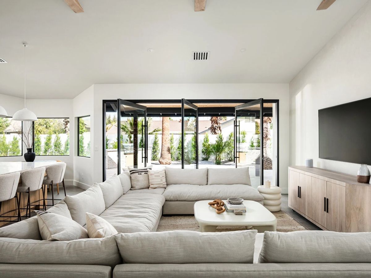 Scottsdale, AZ Vacation Rental Living Room