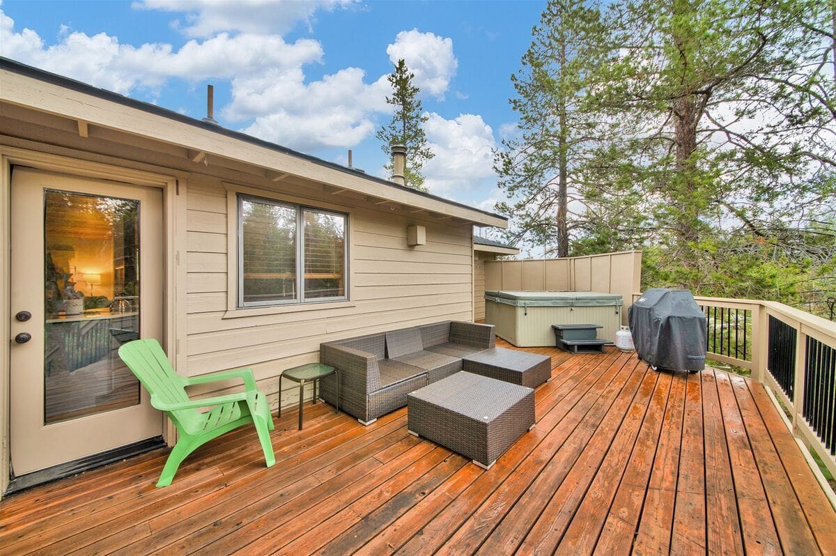 Designed for cozy mountain living, this home features warm wood interiors and a relaxing atmosphere. The spacious deck and outdoor seating make it easy to enjoy crisp forest air or an evening under the stars. Perfect for families who love both comfort and outdoor adventure.