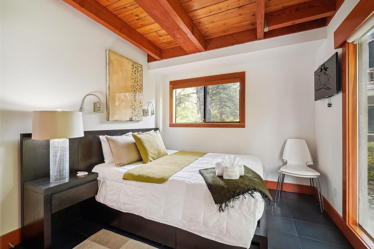 Collie Point - Primary Bedroom