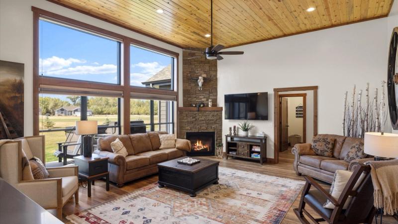 Paradise View - Image 1
