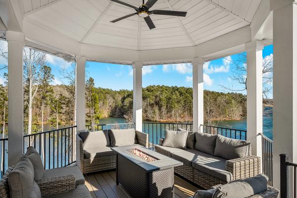 5 Secluded Lake House Rentals in Lake Keowee, Clemson, and Lake Hartwell for a Tranquil Getaway