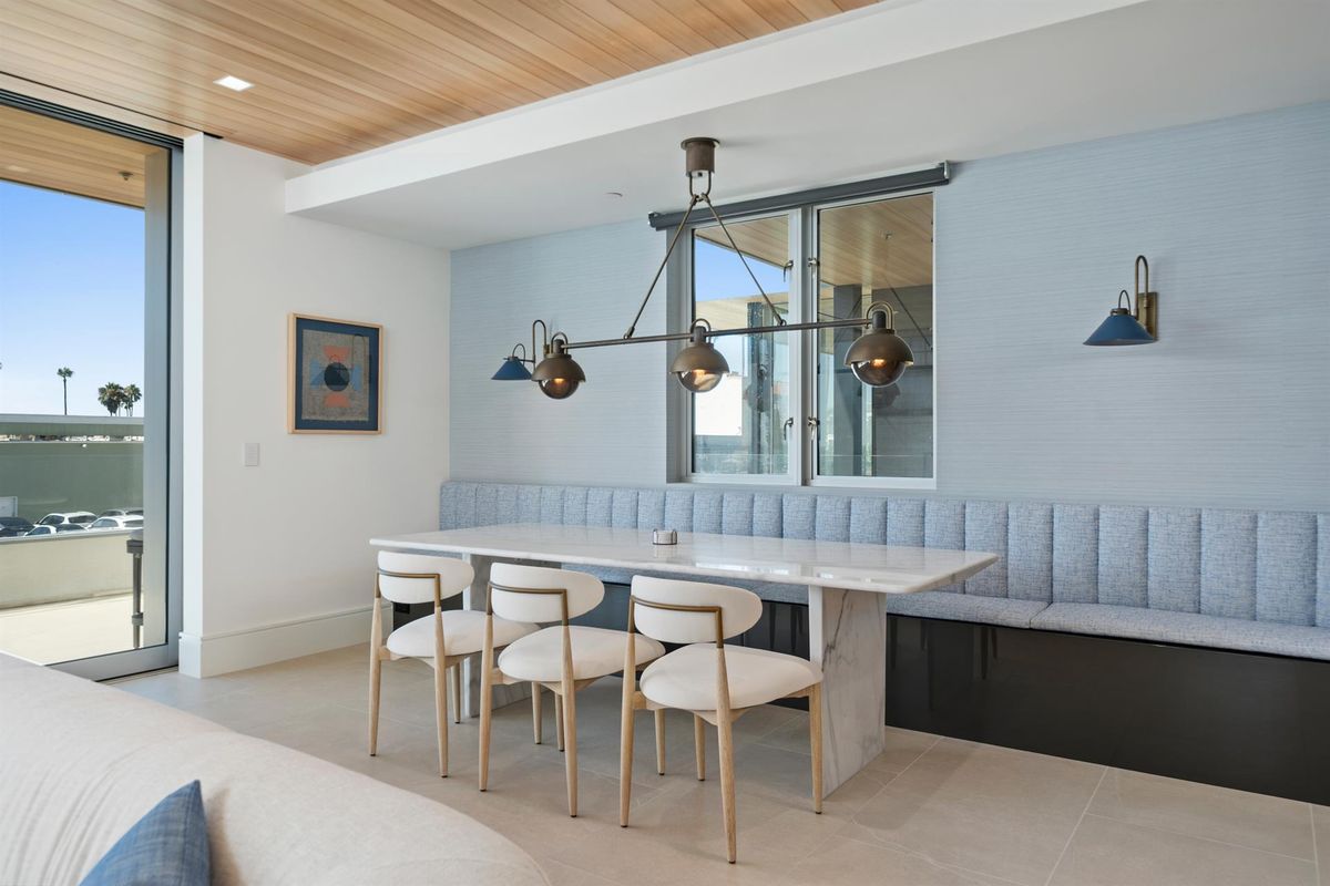 Breakfast nook