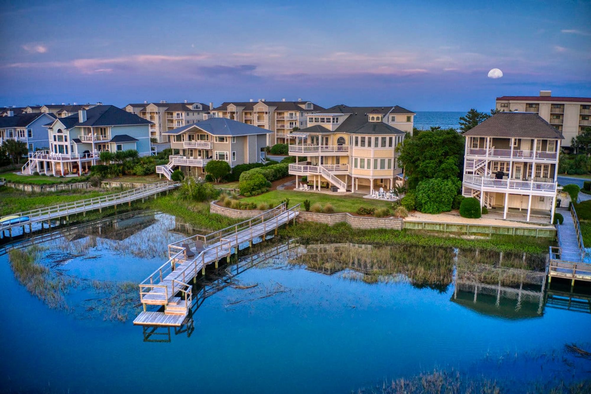 Pet-friendly and peaceful, this coastal retreat lets you bring your furry friend along for the ride. Its open layout, natural light, and cozy decor make it a comfy base for everyone including your pup.