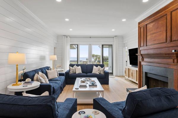 Living room with fireplace