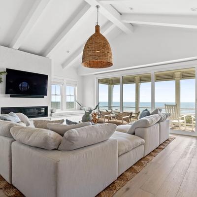 Open living space in Villa Kai.