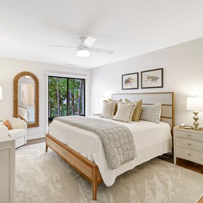 Primary bedroom in a Hilton Head Island vacation rental.